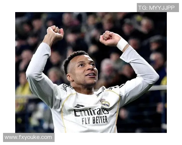 皇马主场2-1绝杀比利亚雷亚尔，本泽马最后一刻梅开二度